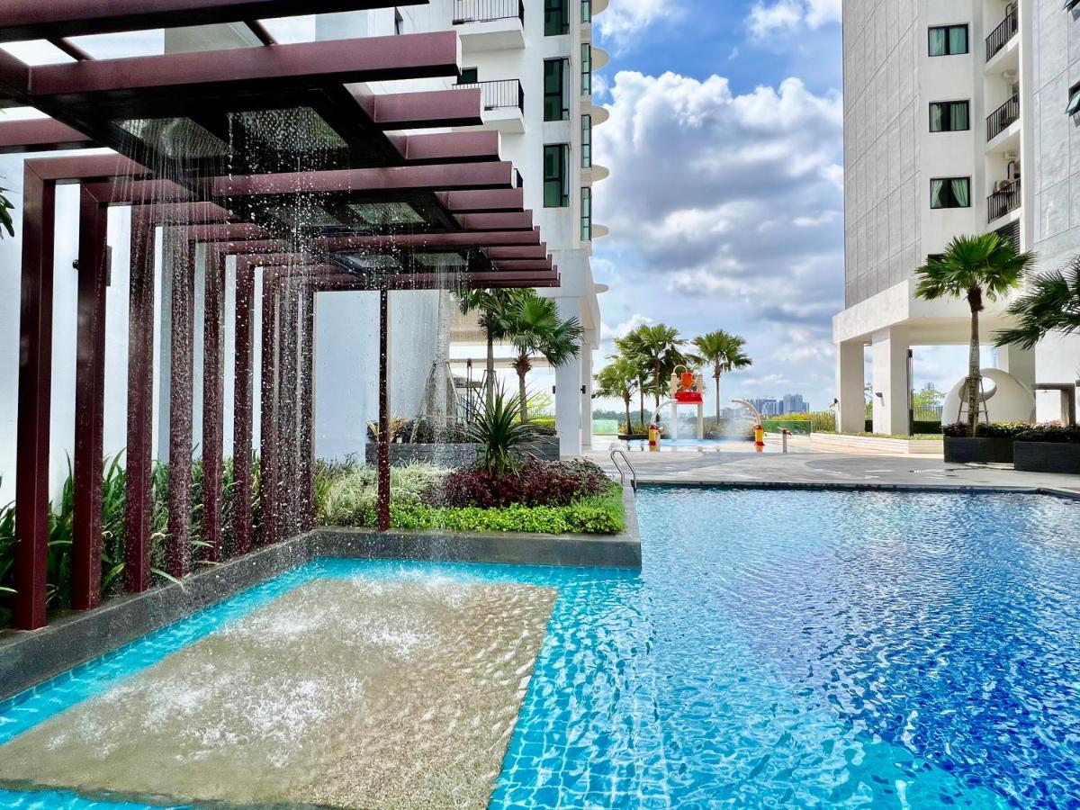 Royale Cottage Midvalley Netflix Pools 4 Pax Johor Bahru Ngoại thất bức ảnh
